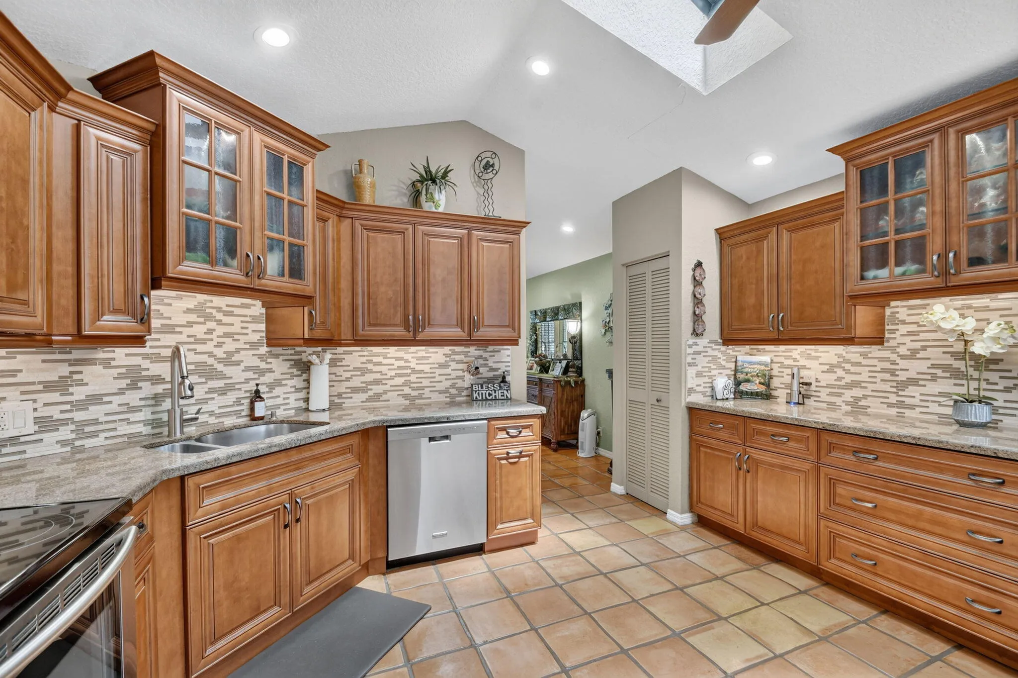 Soft close drawers and cabinets-rollout drawers-under cabinet lighting