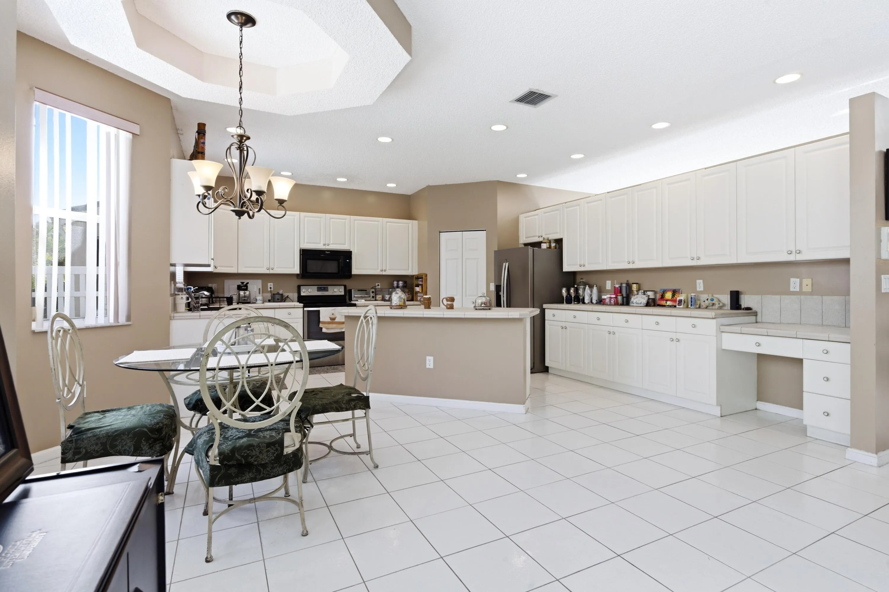 2430_Westmont_Dr_RPB_003