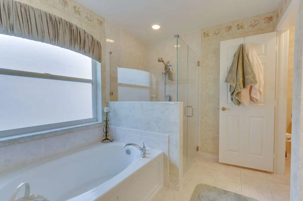 ROMAN TUB