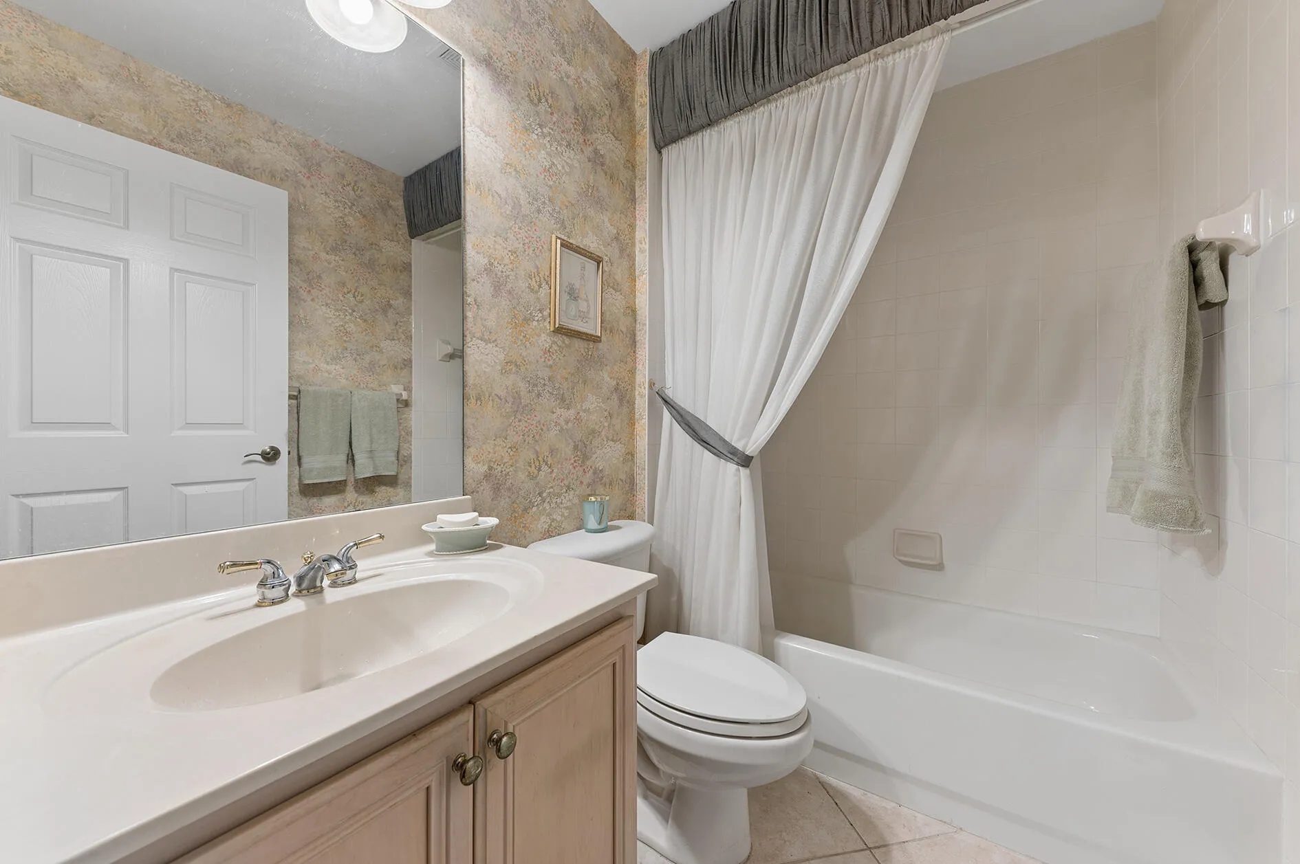 GUEST BATHROOM