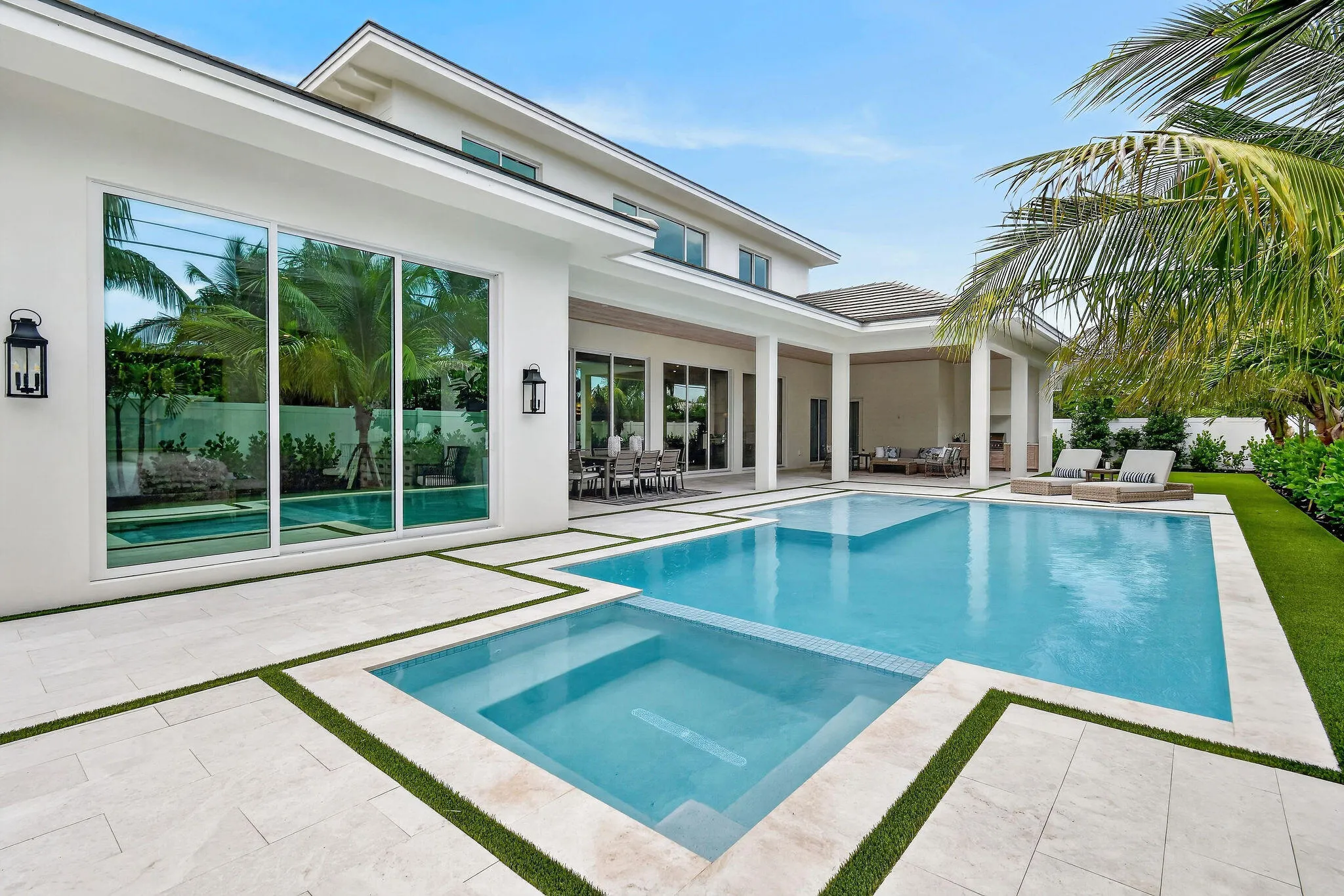 Pool & Spa