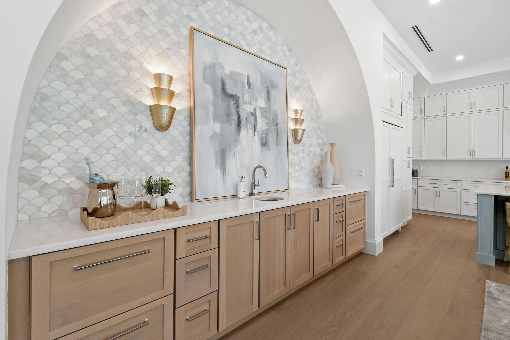 Custom Bar