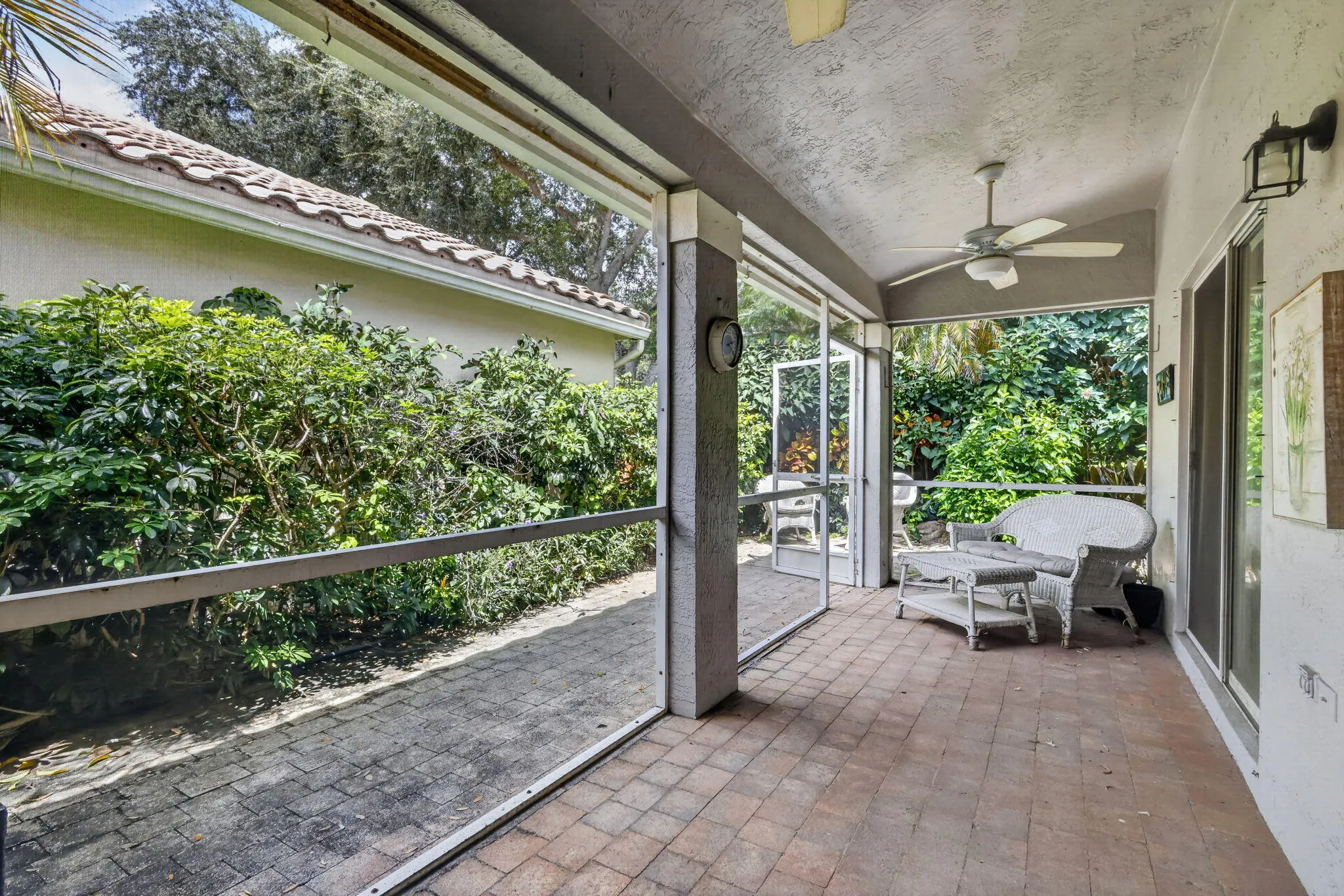 Roofed/screened patio