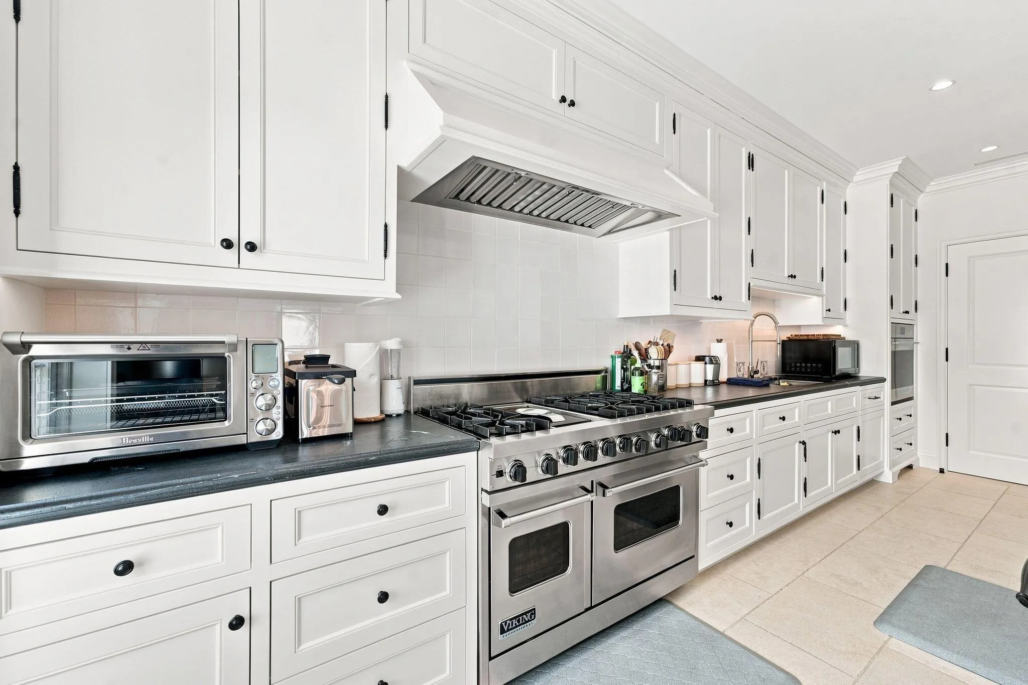 Rear Kitchen with staff bath