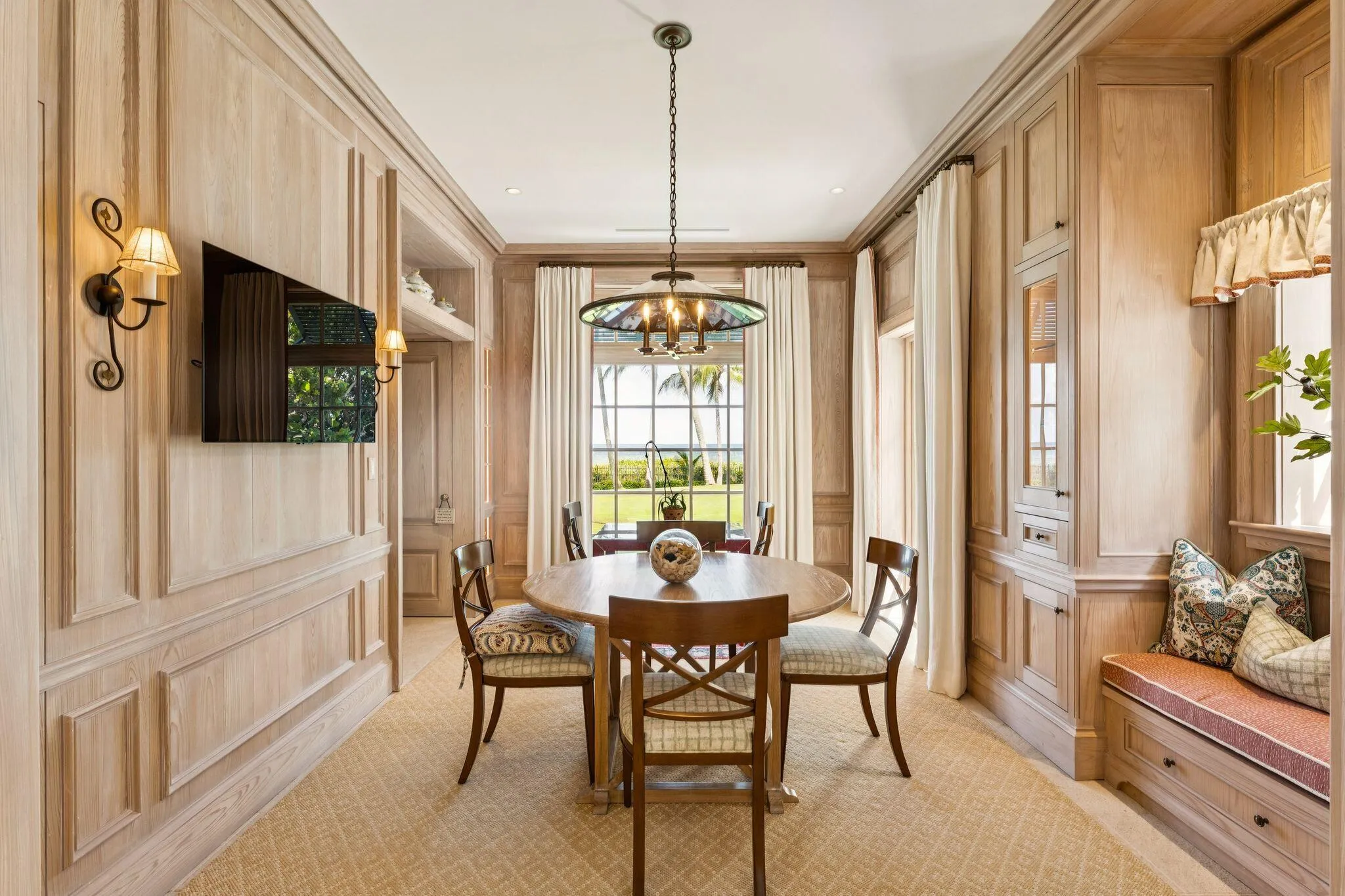 Informal dining