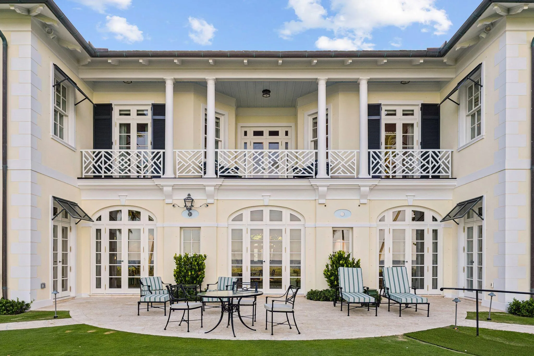 Ocean side terrace