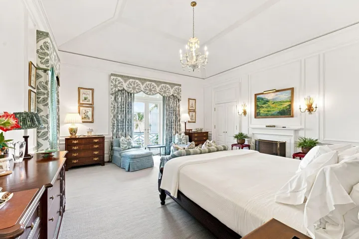 Upstairs guest