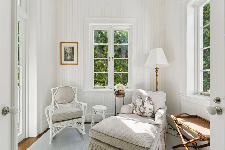 Sitting room off primary bath