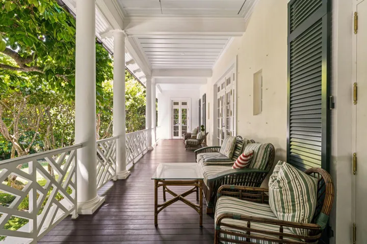 2nd floor West facing porch