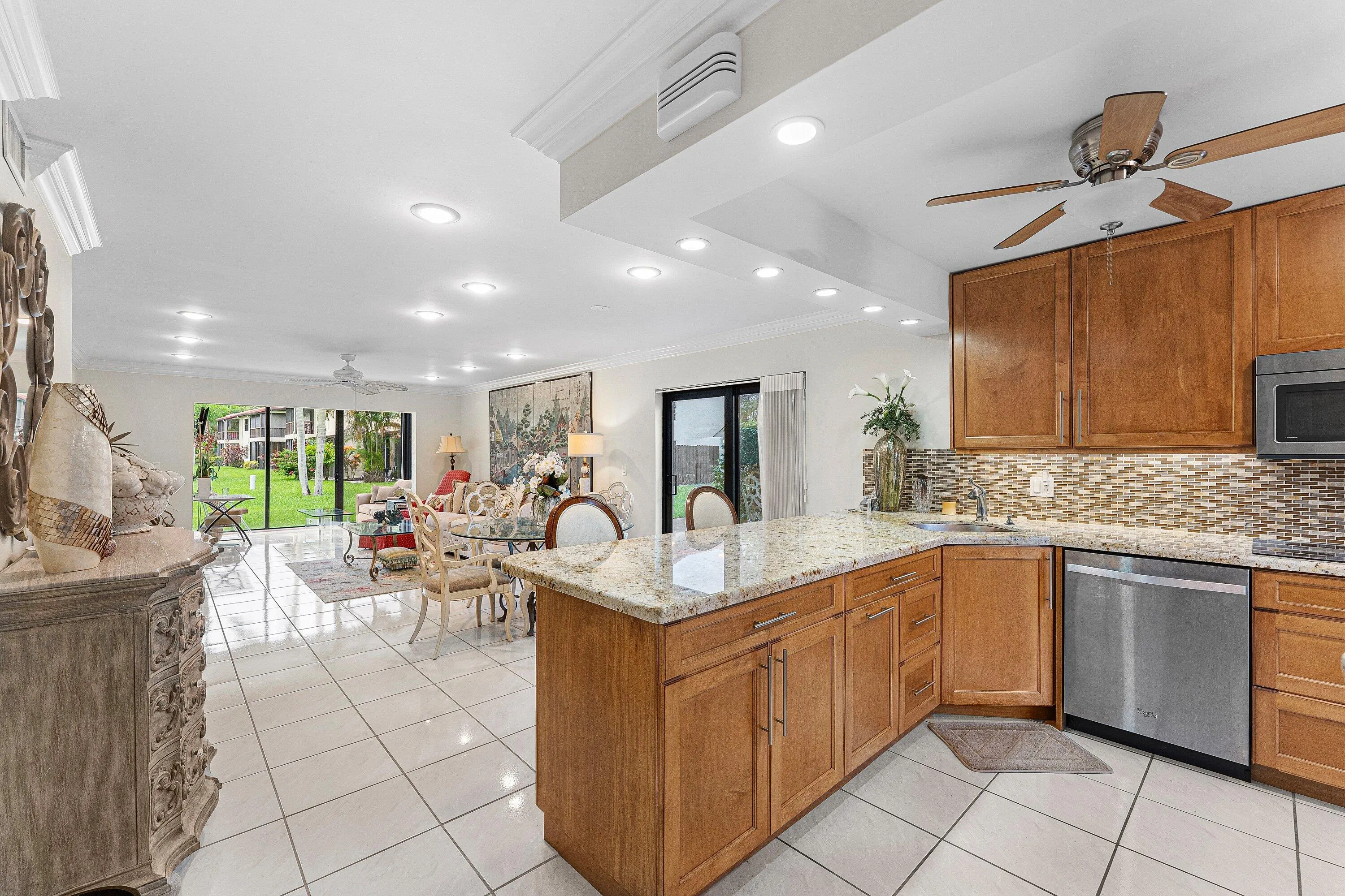 008-8520CasaDelLago-E-BocaRaton-FL-33433