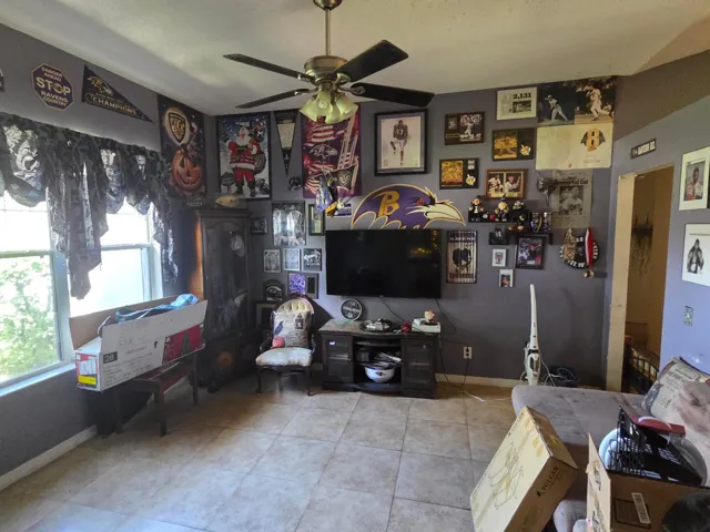 family room 3