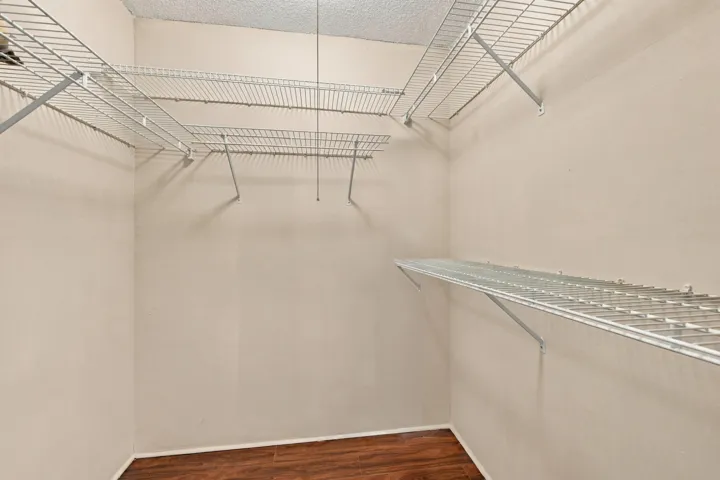 20_primary closet