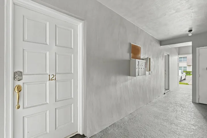 03_exterior entry