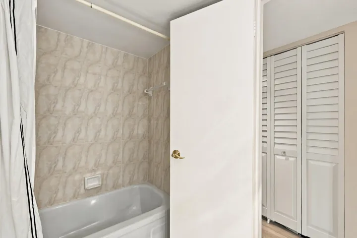 28_bathroom
