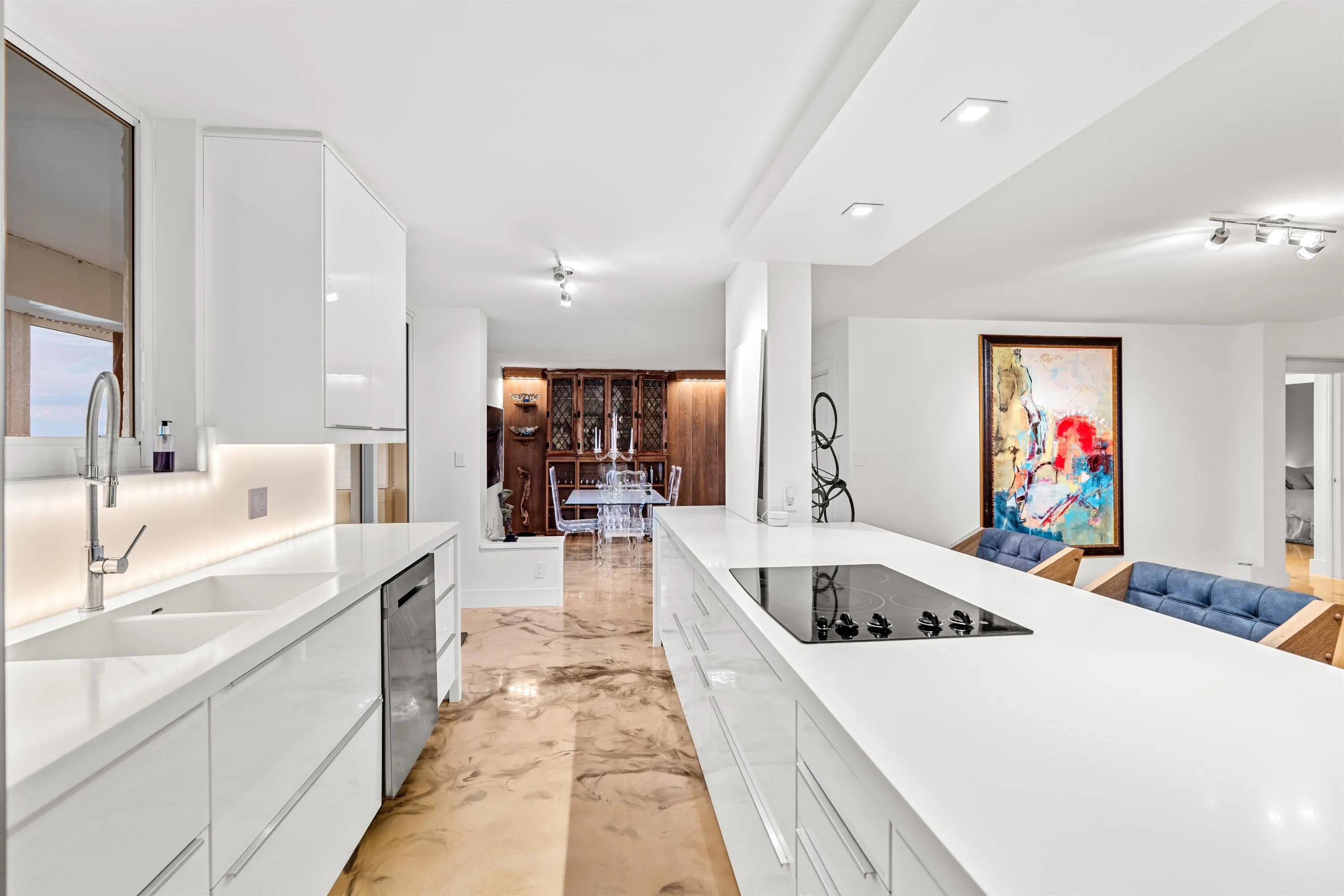 KITCHEN_OUT_SUNSET_DT