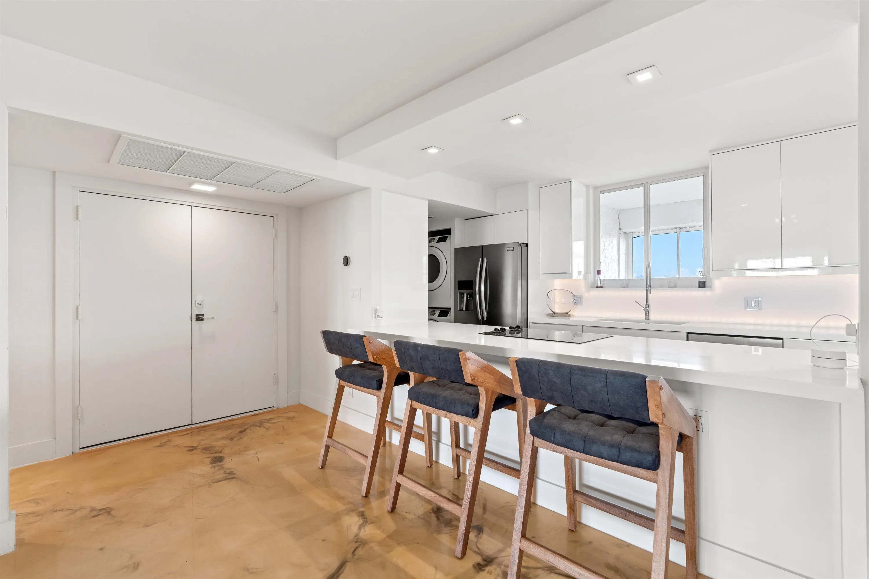 KITCHEN_OUT_SUNSET_DT