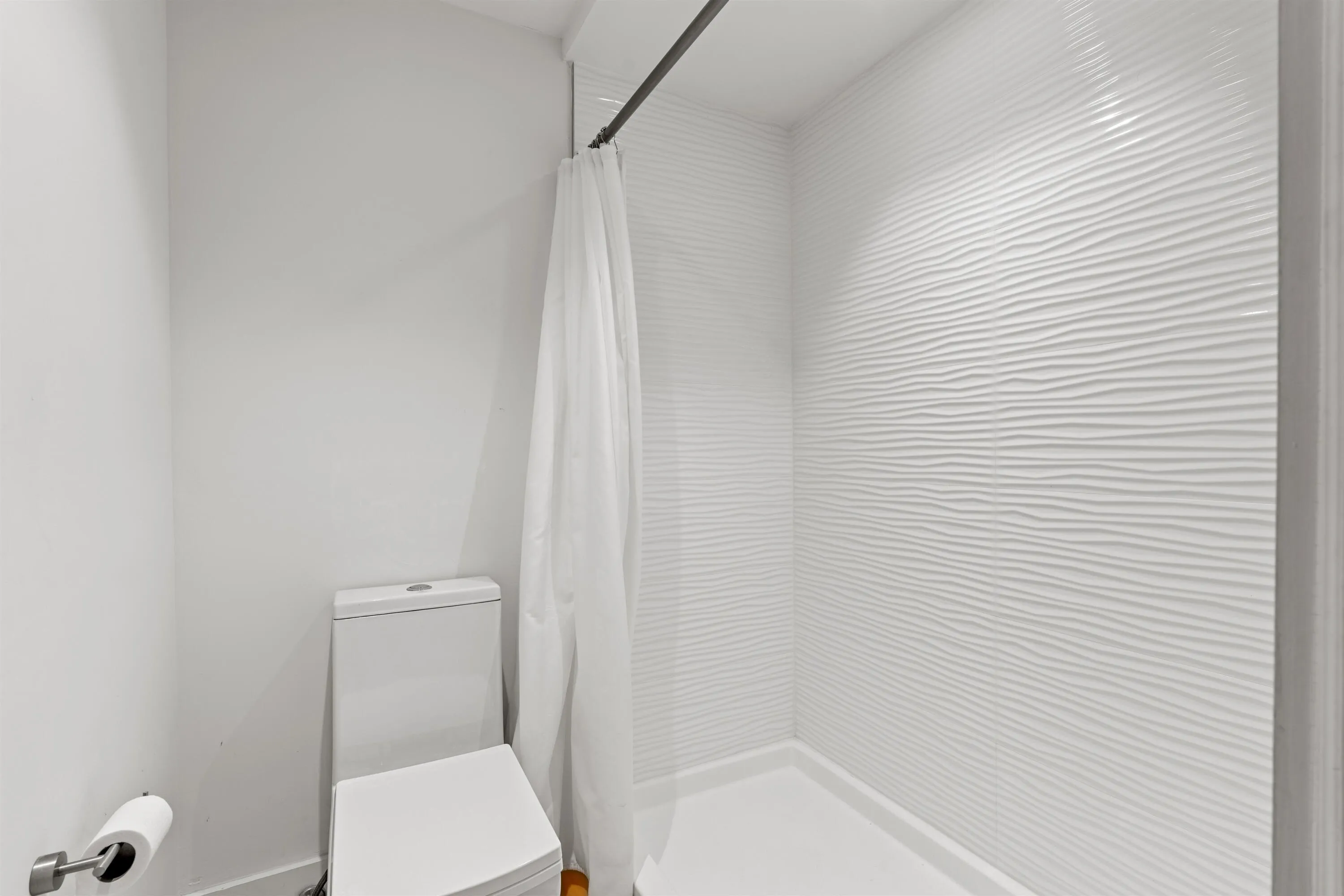 Guest Full Bath