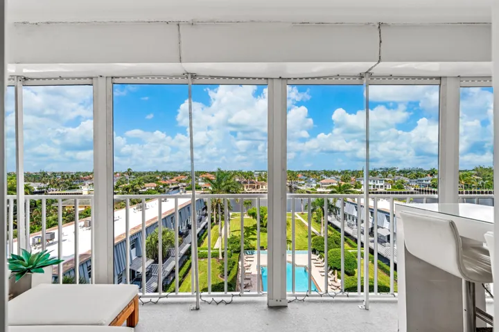 BALCONY_VIEW_1_DAY_DT