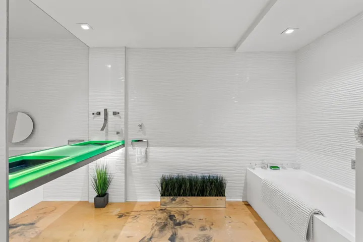 PRIMARY_BATH_RIGHT_ANGLE_DT