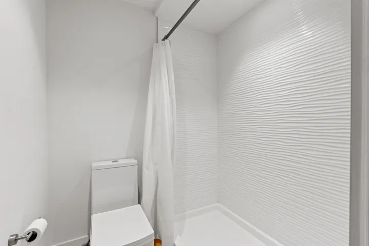 Guest Full Bath