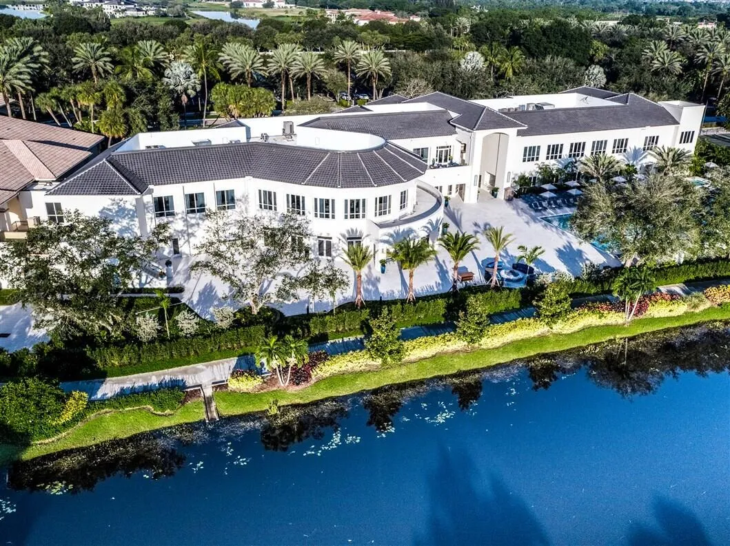 MIZNER COUNTRY CLUB BACK