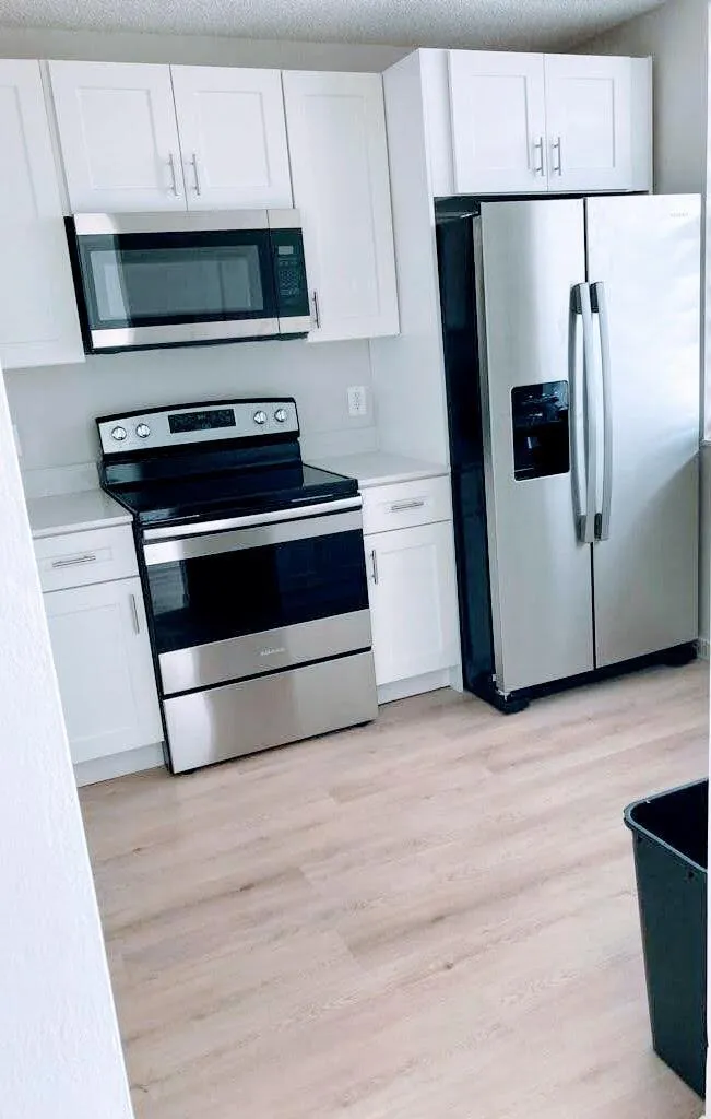 1721 303