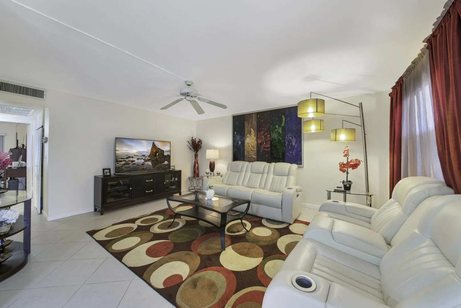 Neutral Decor
