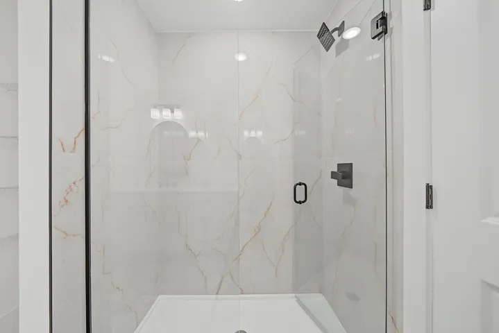 interior - master bathroom 4