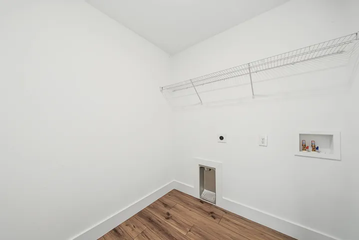 interior - laundry 1