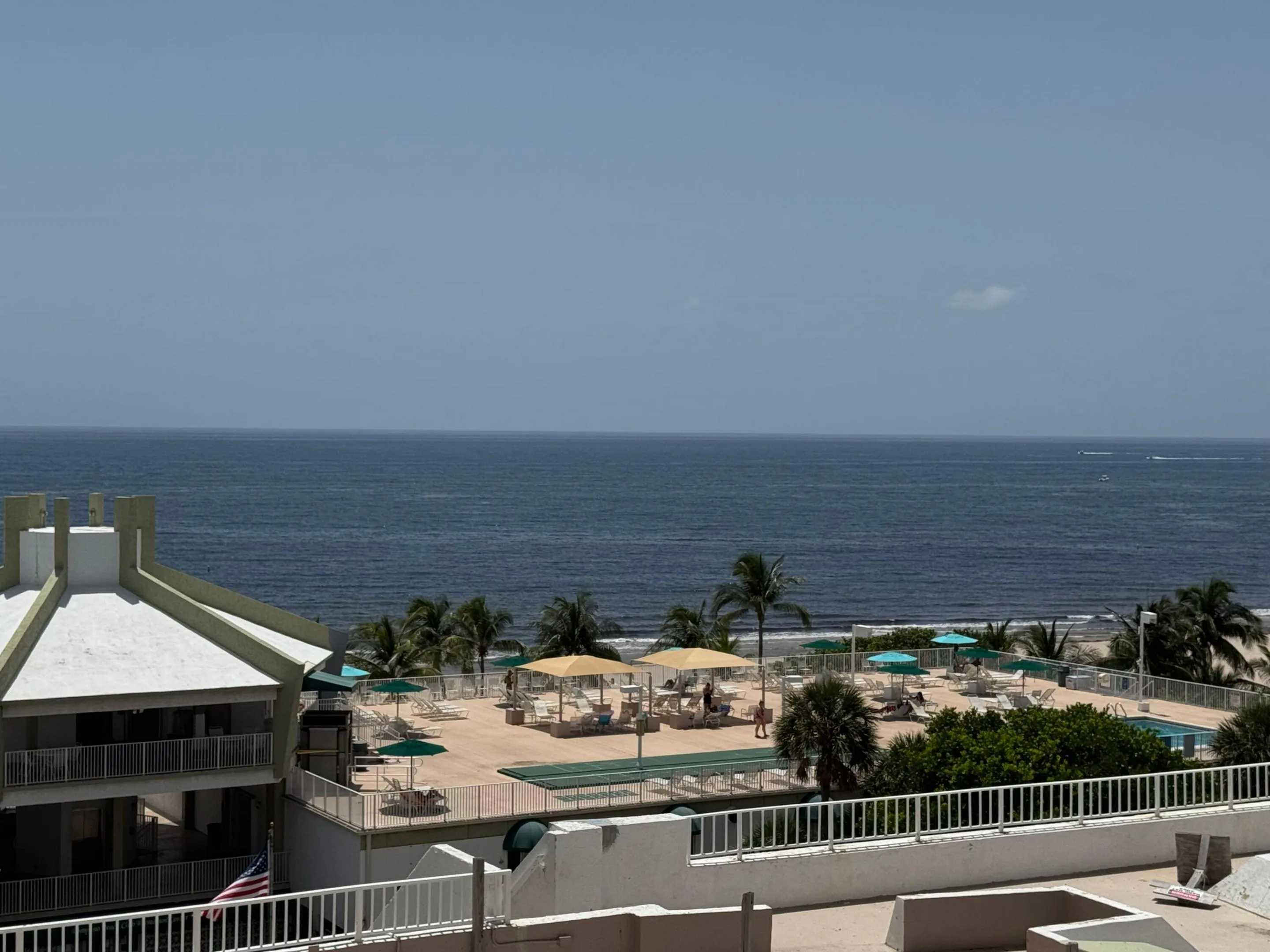 view ocean/clbuhosue/pool