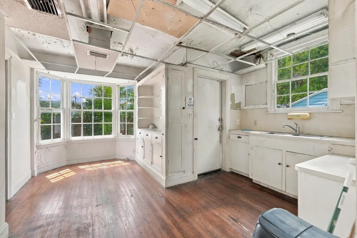 existing bay window and dining nook