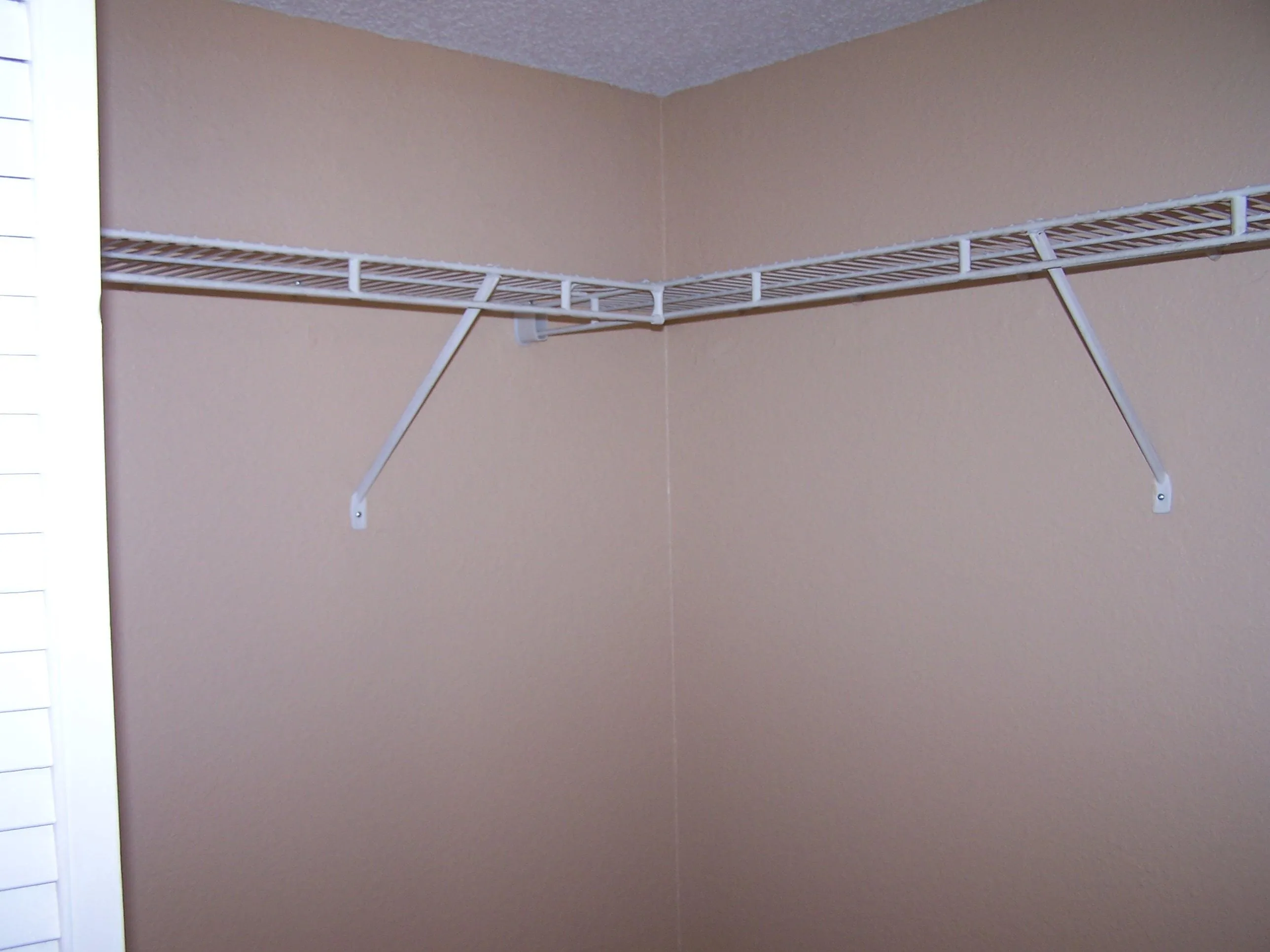 14 - Closet