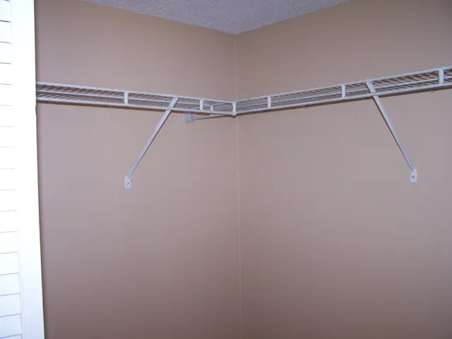 14 - Closet