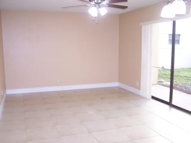 11 - Living room 1