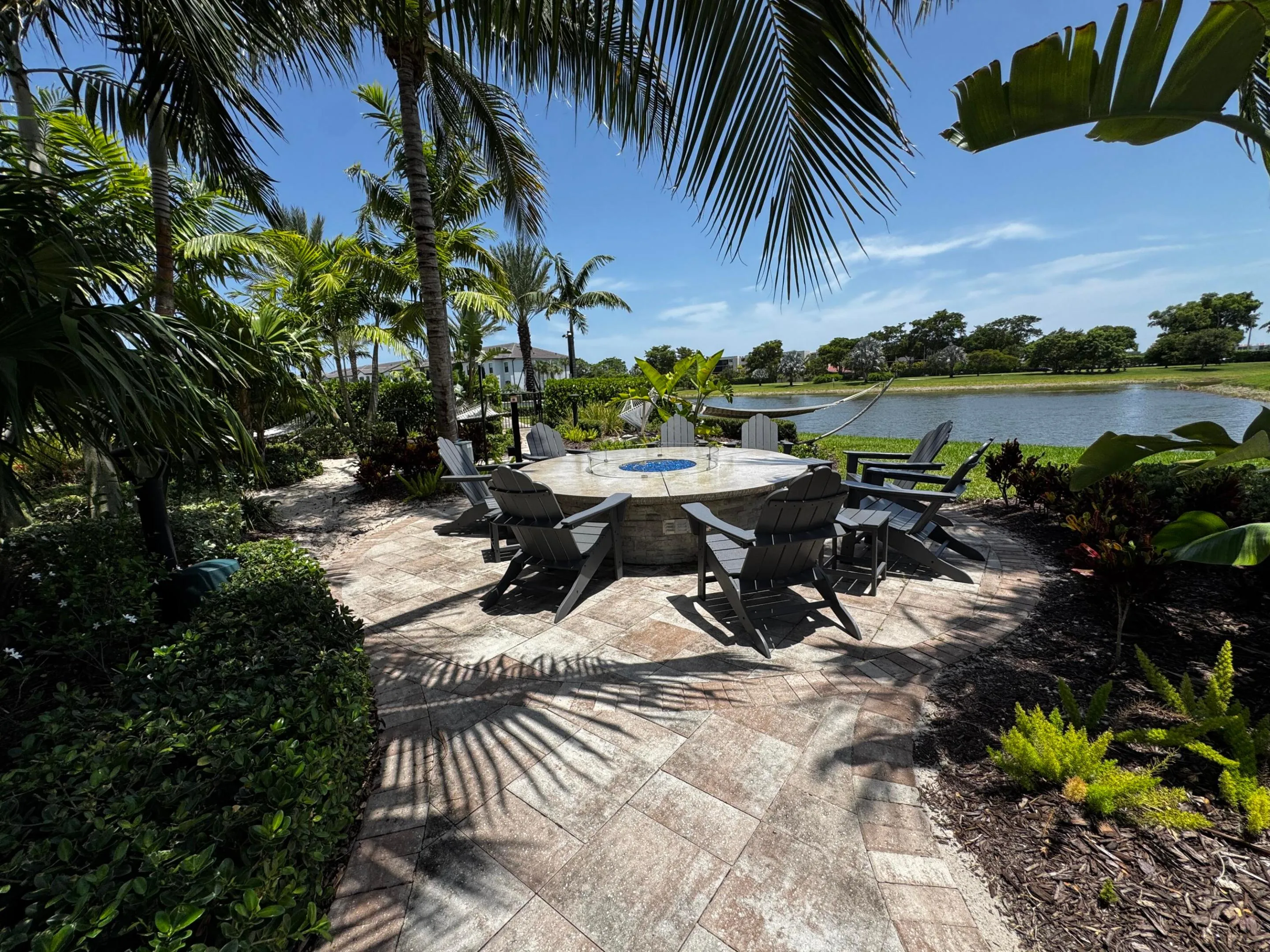 04_pool_bar