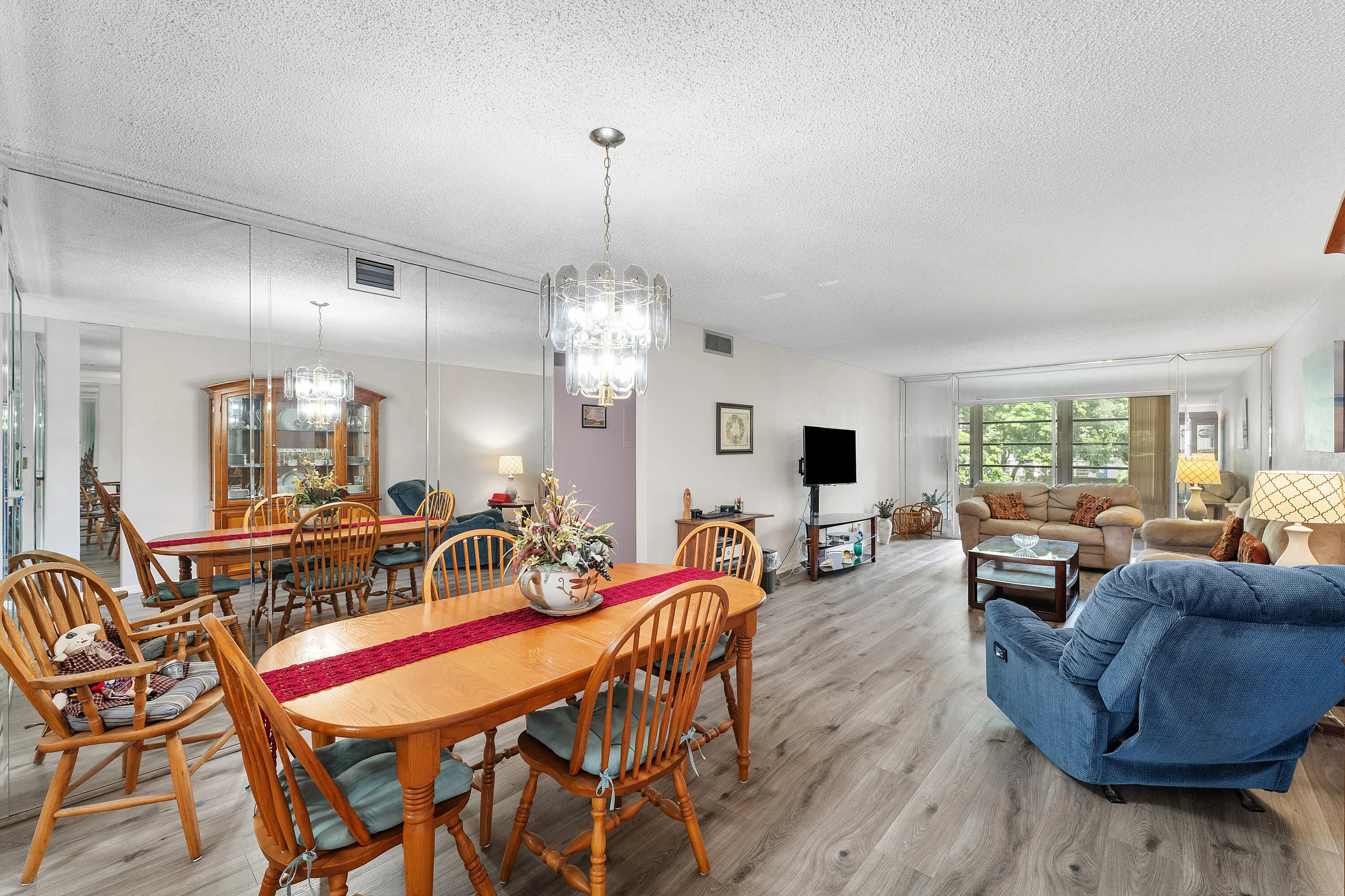 007-2001GranadaDrive-L2-CoconutCreek-FL-