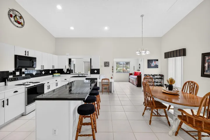Kitchen-Dining Area
