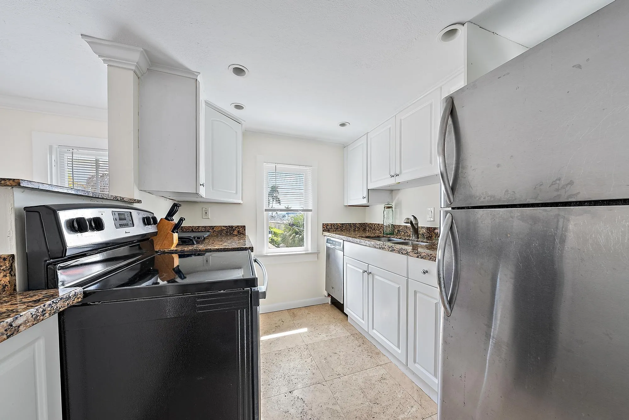 228 9th St-47