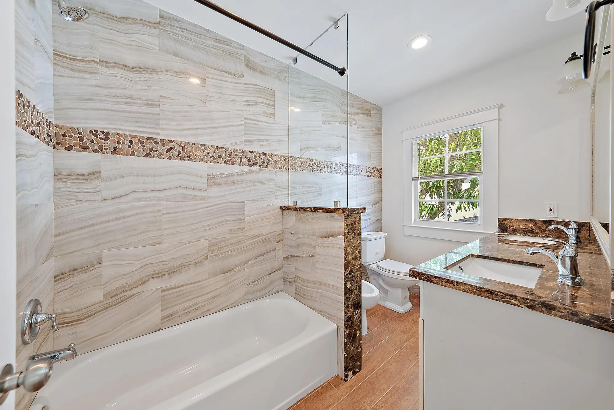228 9th St-29