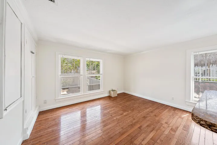 228 9th St-45