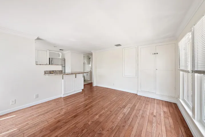 228 9th St-46