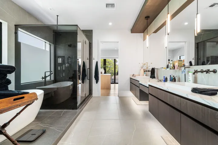 Primary En Suite Bathroom