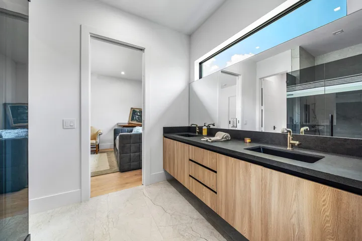 Primary En Suite Bathroom