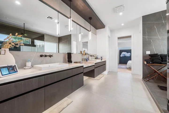 1030 NE 2nd Terrace (46)
