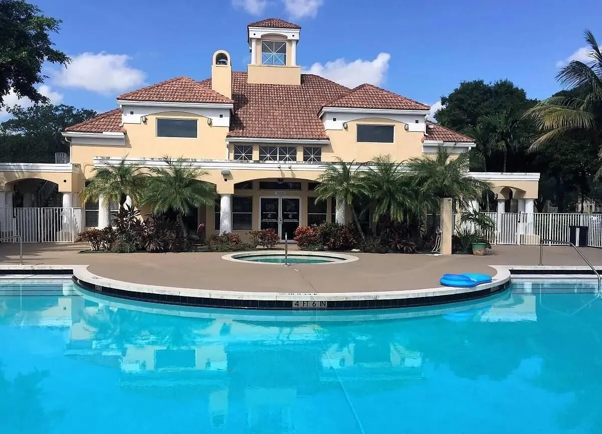 2667 Clubhouse