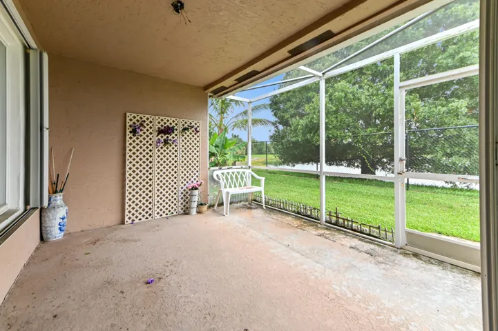 26 porch 01