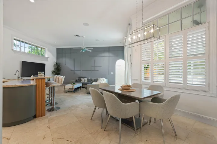 18-2647 Edgewater Dr, Weston-40
