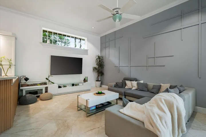 19-2647 Edgewater Dr, Weston-35