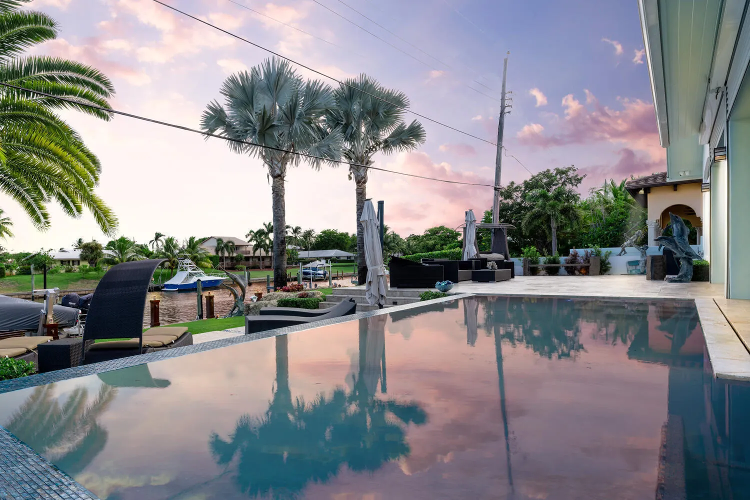 206 Arlington Rd West Palm-large-052-057