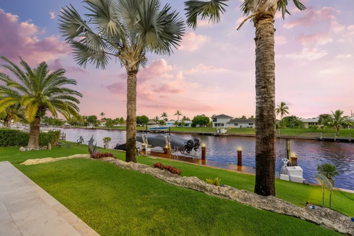 206 Arlington Rd West Palm-large-049-056